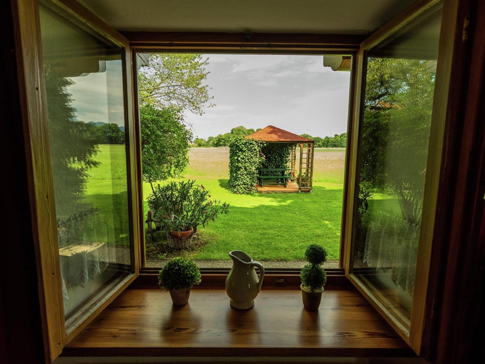 Alluring Holiday Home In Ubersee With Whirlpool Dış mekan fotoğraf